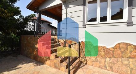 Вілла з видом на море в районі Каргиджак