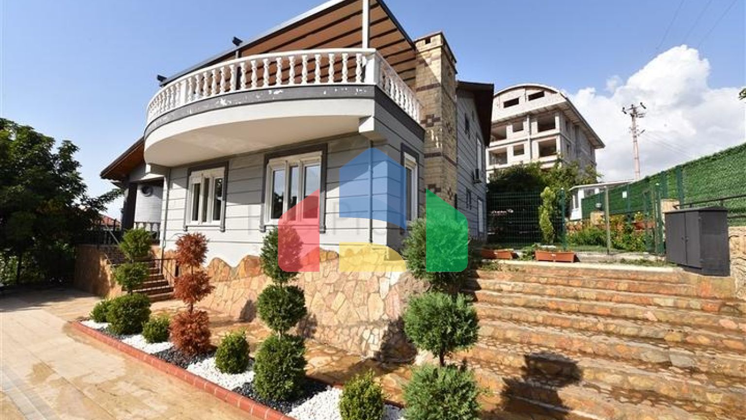 Вілла з видом на море в районі Каргиджак