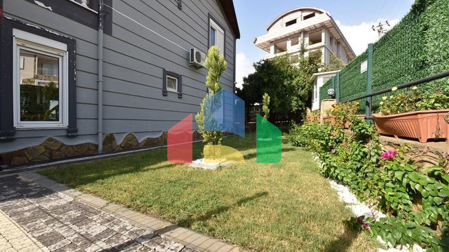 Вілла з видом на море в районі Каргиджак