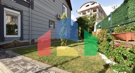 Вілла з видом на море в районі Каргиджак