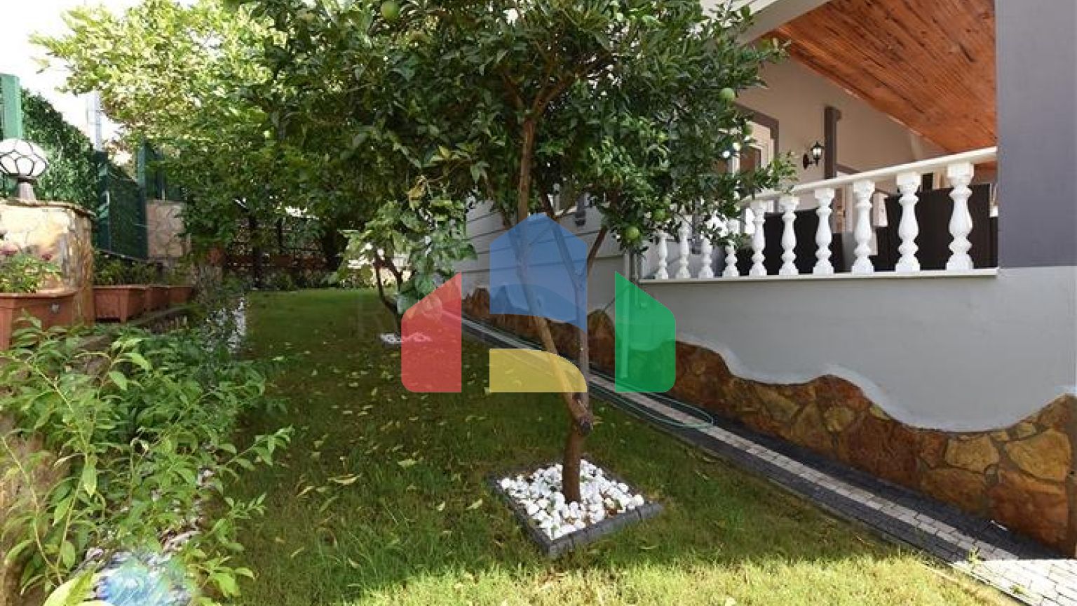 Вілла з видом на море в районі Каргиджак