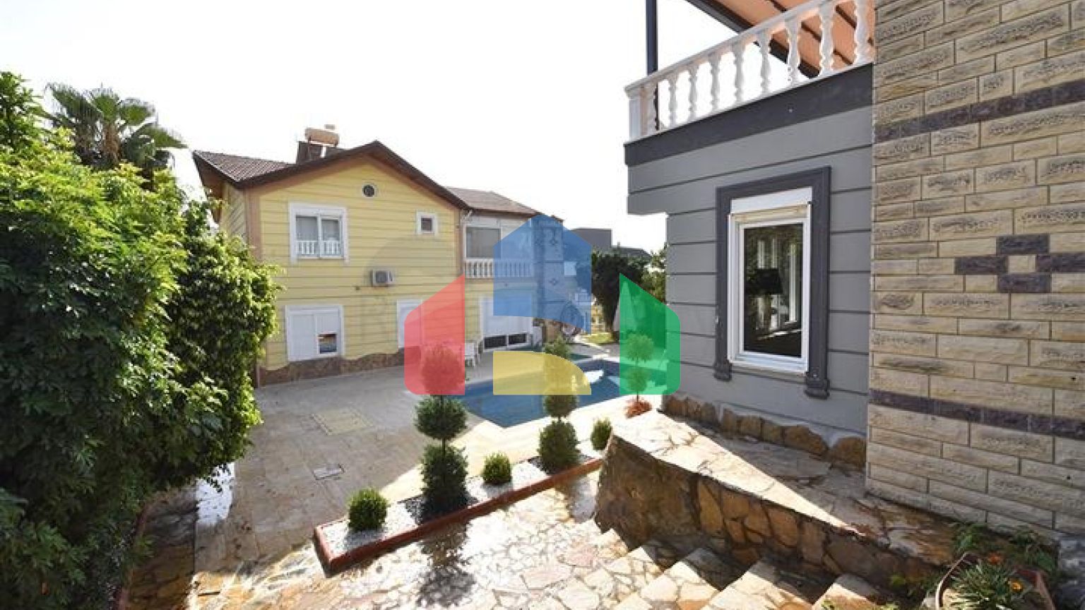 Вілла з видом на море в районі Каргиджак