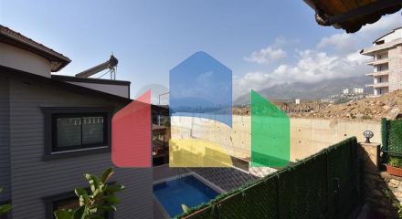 Вілла з видом на море в районі Каргиджак