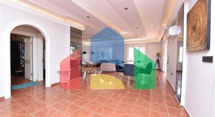 Вілла з видом на море в районі Каргиджак