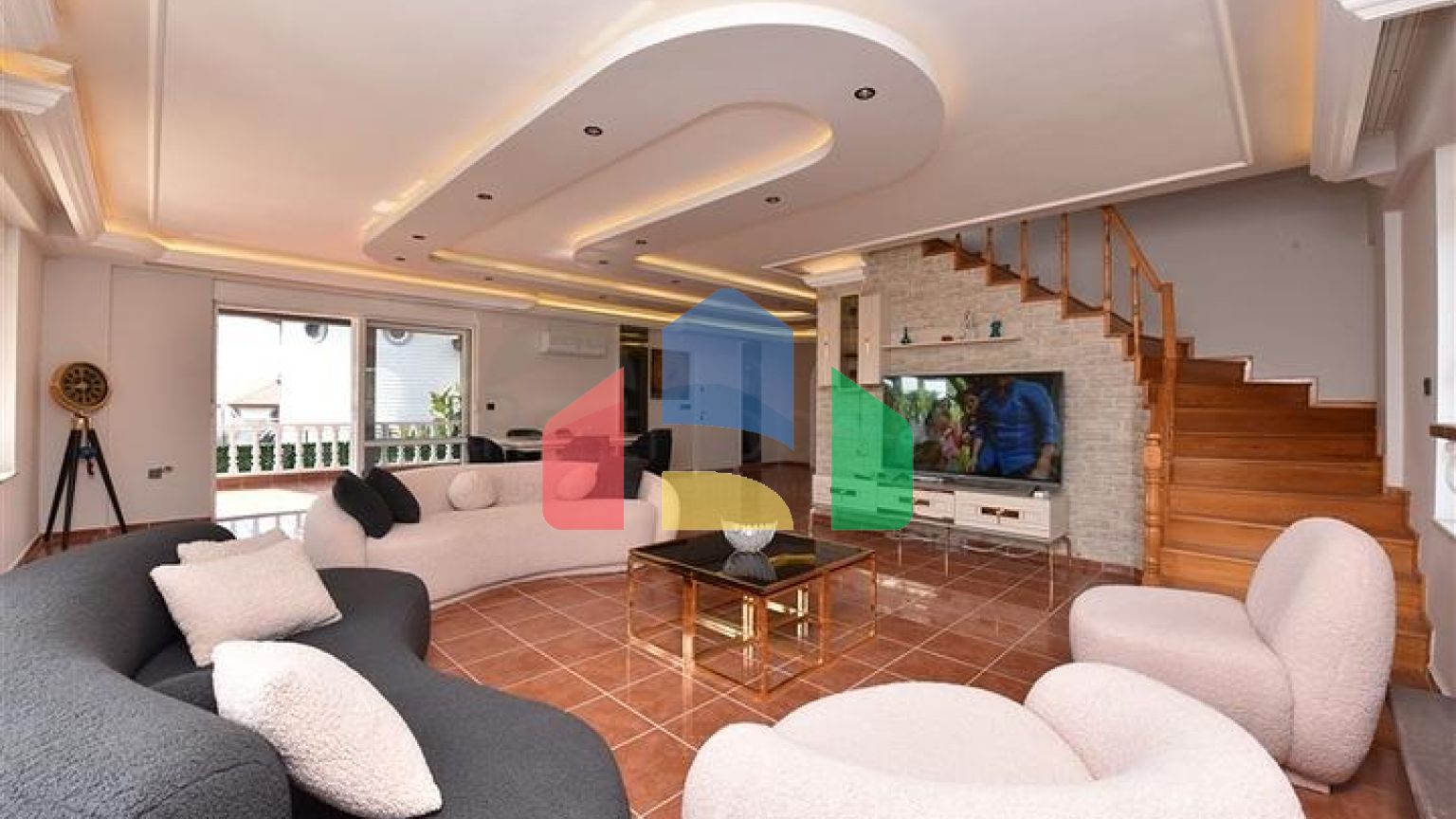 Вілла з видом на море в районі Каргиджак