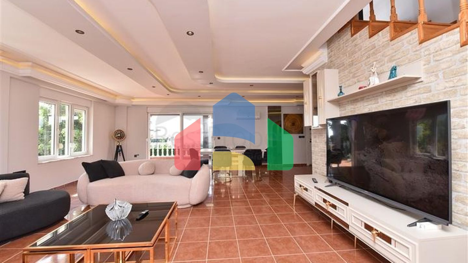 Вілла з видом на море в районі Каргиджак