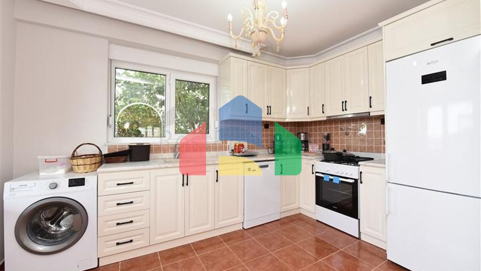 Вілла з видом на море в районі Каргиджак