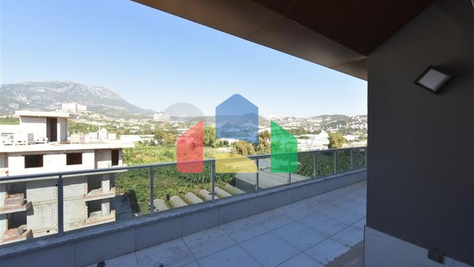 Великий просторий пентхаус в Каргиджаку