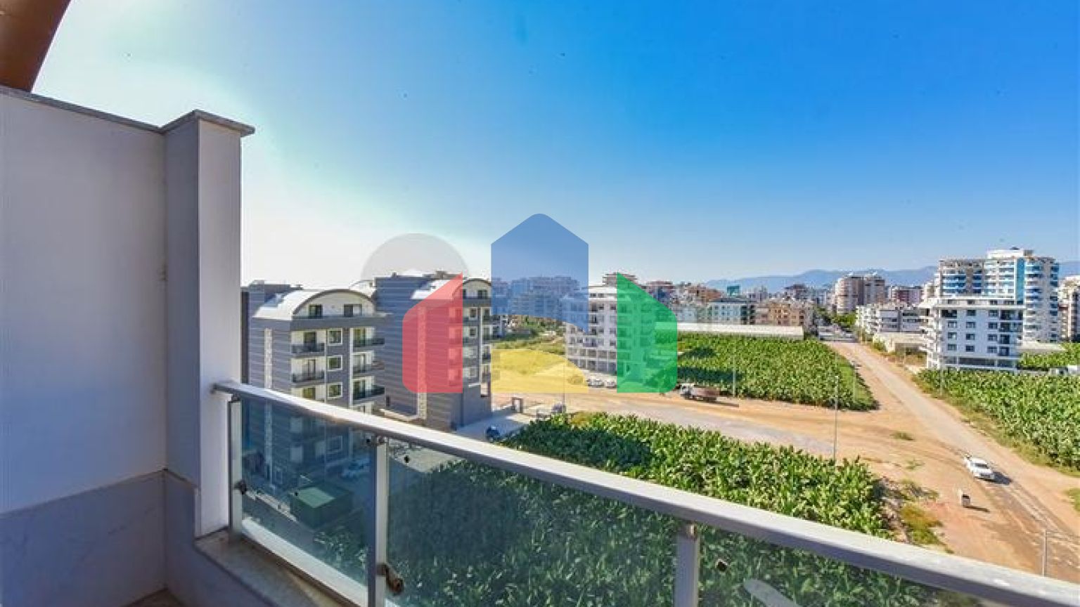 Великий просторий пентхаус в Каргиджаку