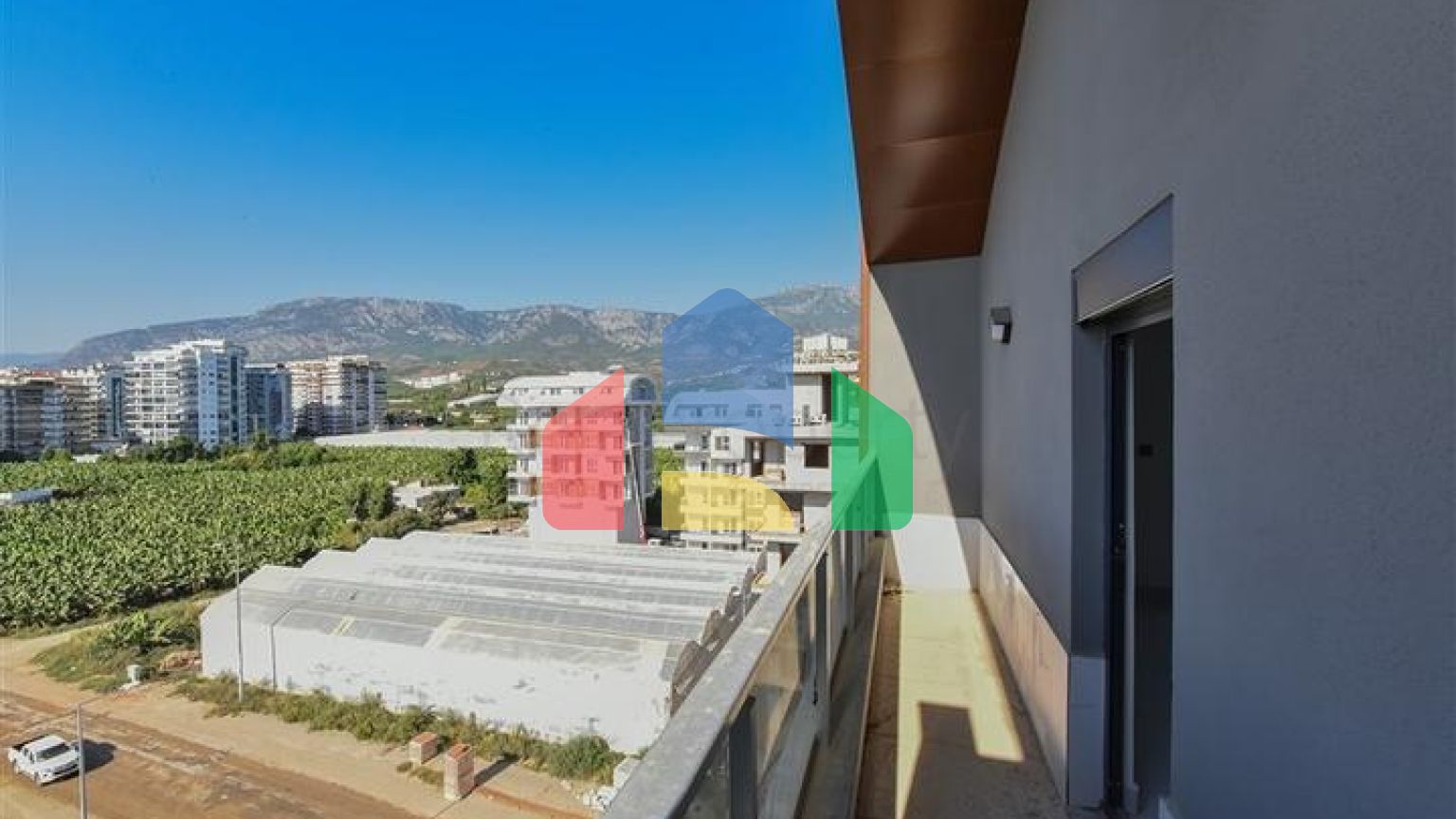 Великий просторий пентхаус в Каргиджаку