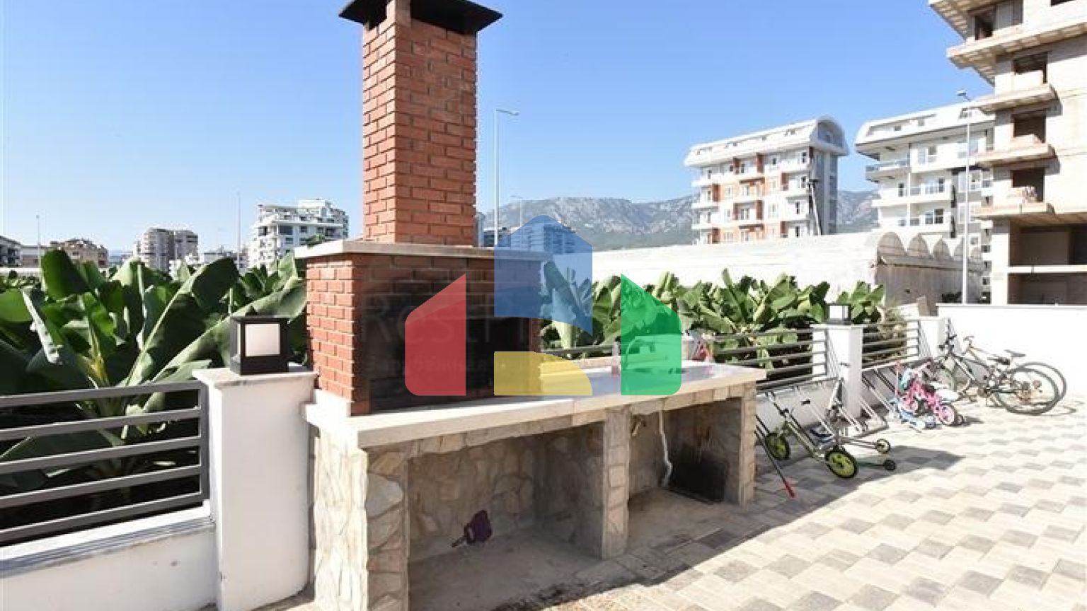 Великий просторий пентхаус в Каргиджаку