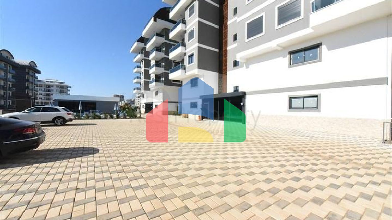 Великий просторий пентхаус в Каргиджаку