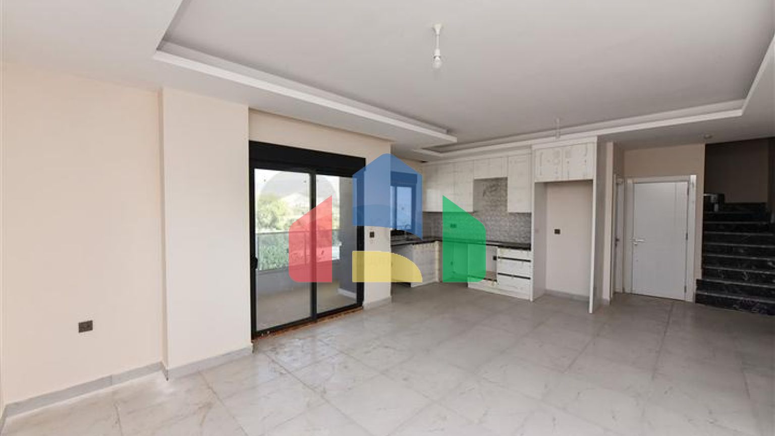 Великий просторий пентхаус в Каргиджаку