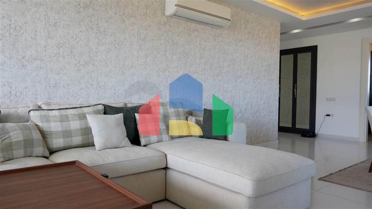 Пентхаус 3 + 1 зі своїм басейном на даху в районі Каргиджак