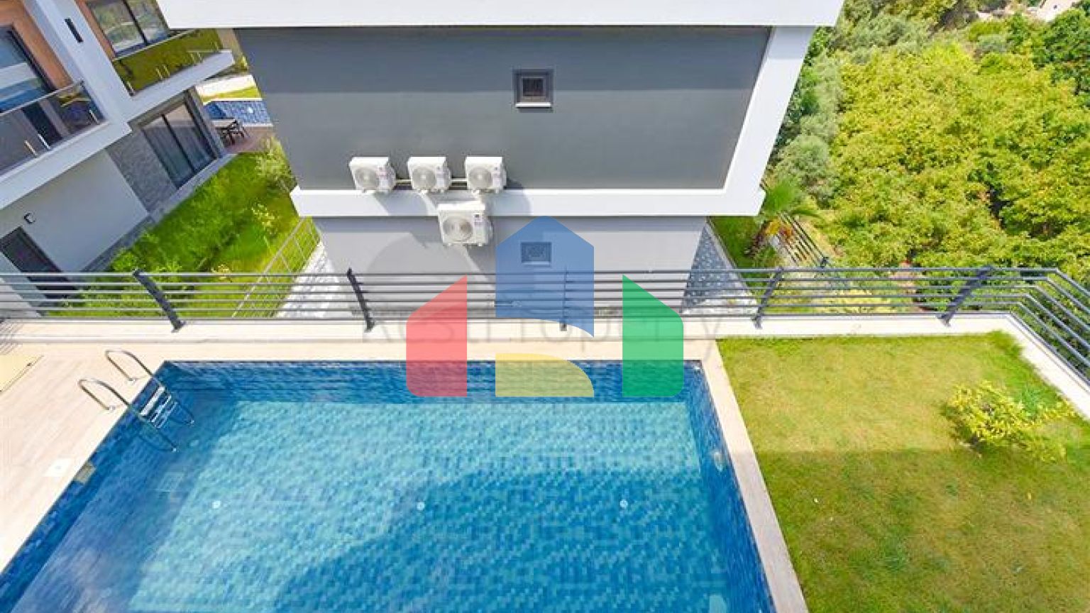 Вилла 4+1 с современным дизайном в живописном районе Каргыджак