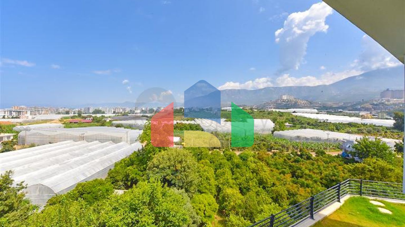 Вилла 4+1 с современным дизайном в живописном районе Каргыджак