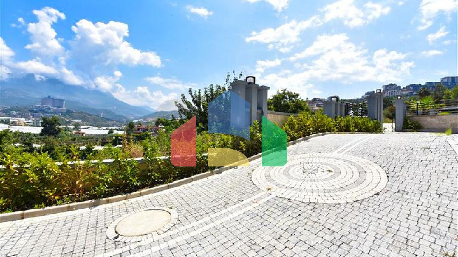 Вилла 4+1 с современным дизайном в живописном районе Каргыджак