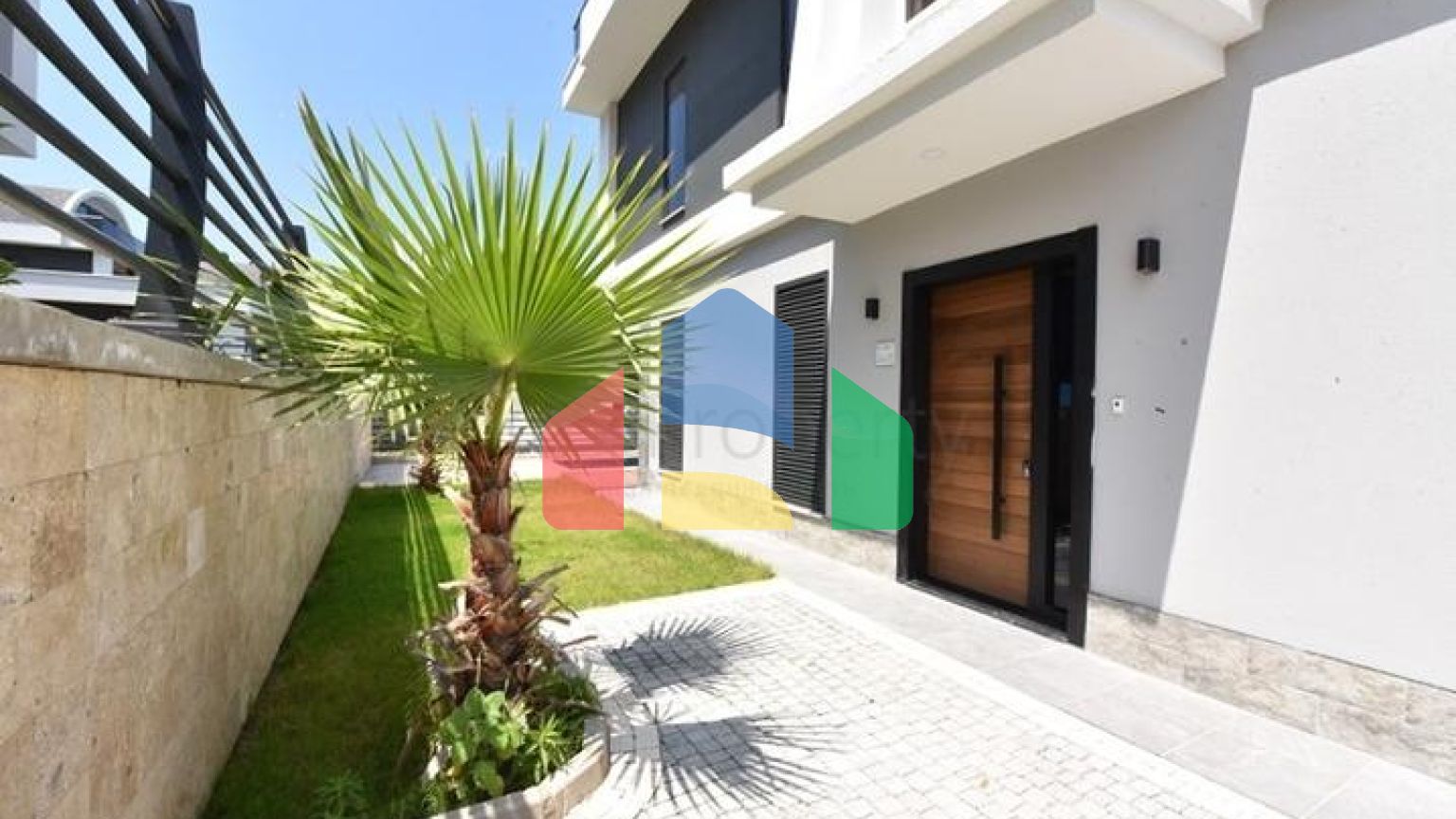 Вилла 4+1 с современным дизайном в живописном районе Каргыджак