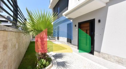 Вилла 4+1 с современным дизайном в живописном районе Каргыджак