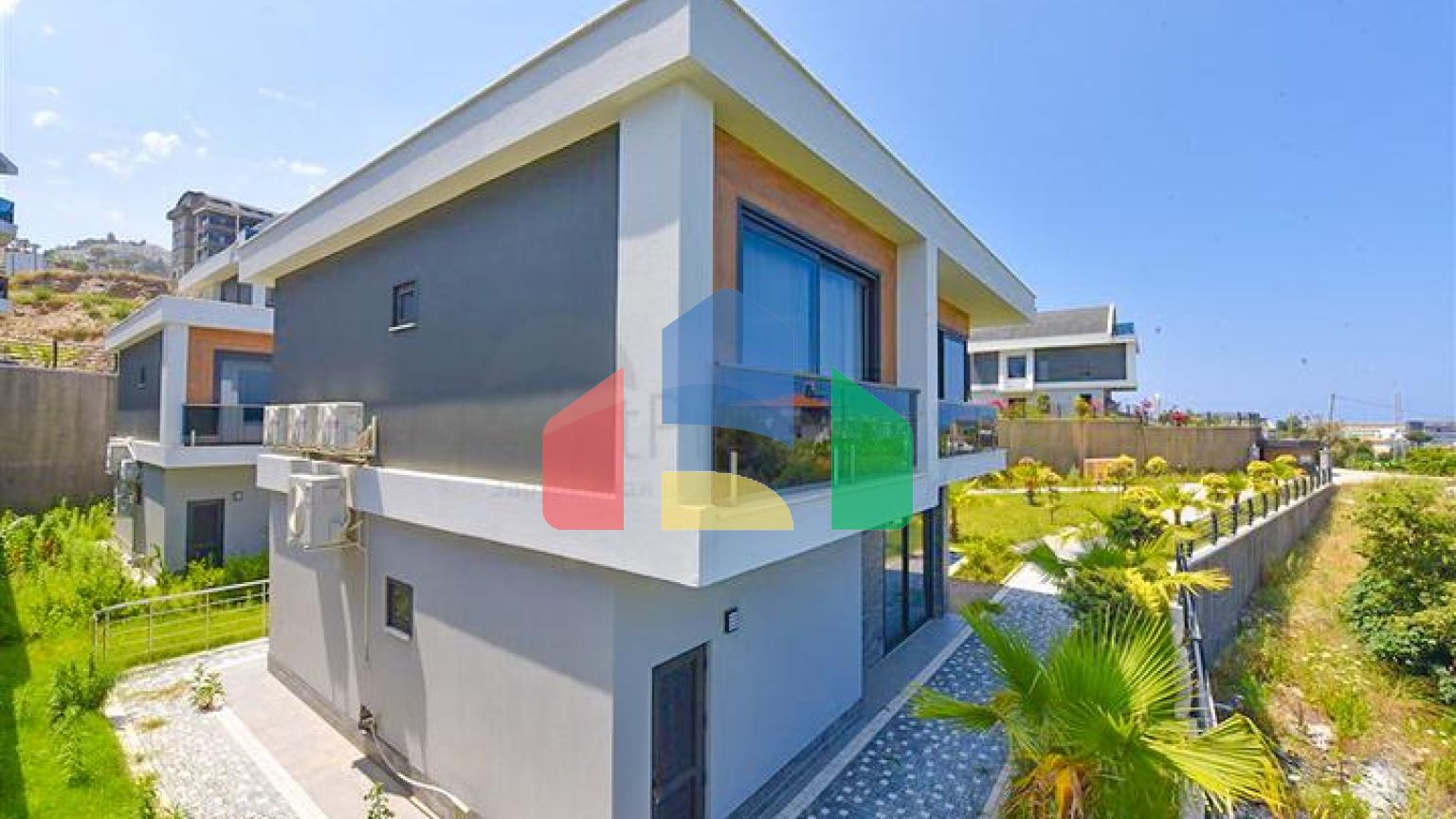 Вилла 4+1 с современным дизайном в живописном районе Каргыджак