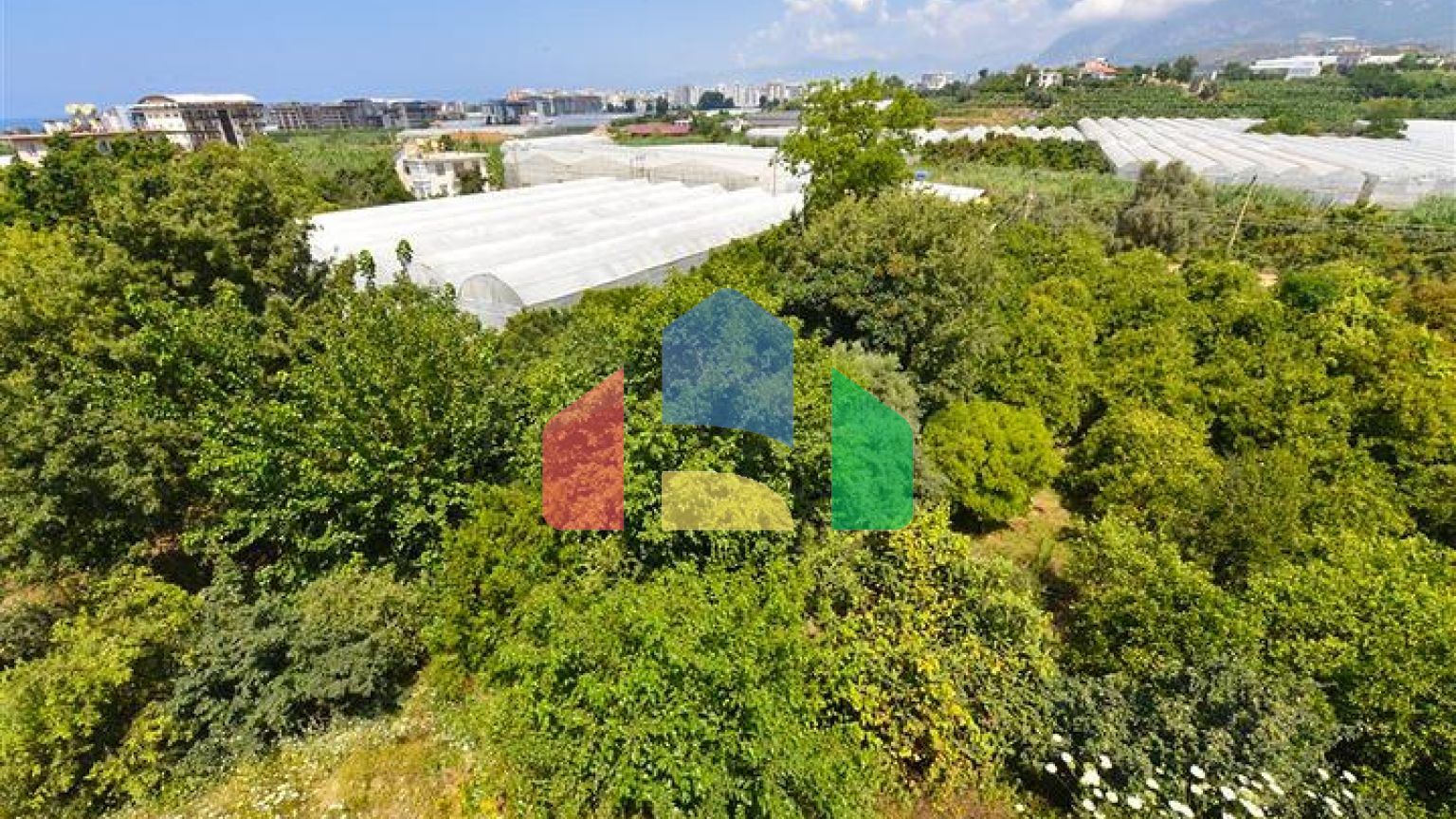 Вилла 4+1 с современным дизайном в живописном районе Каргыджак