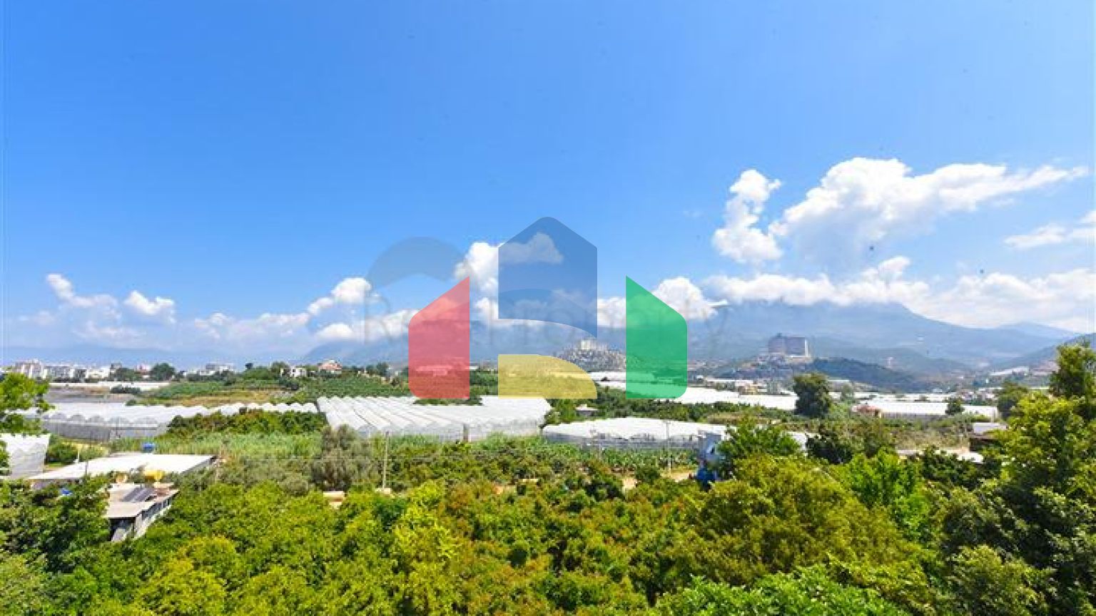 Вилла 4+1 с современным дизайном в живописном районе Каргыджак