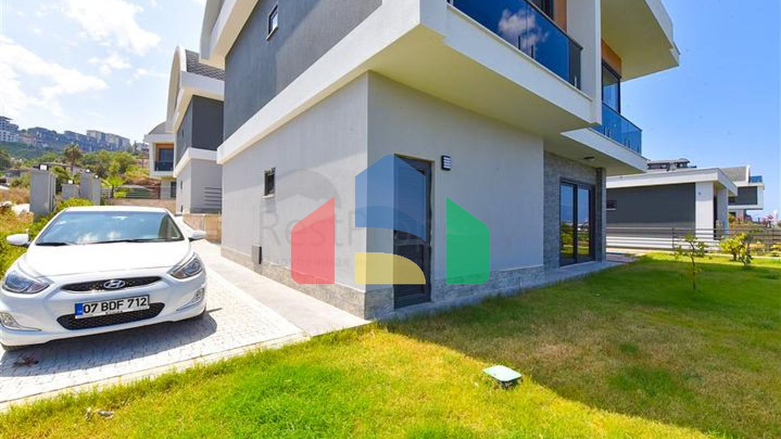 Вилла 4+1 с современным дизайном в живописном районе Каргыджак