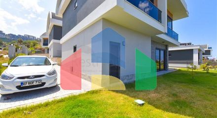 Вилла 4+1 с современным дизайном в живописном районе Каргыджак