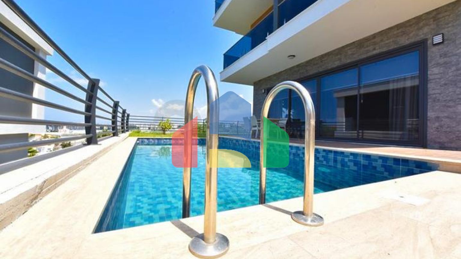 Вилла 4+1 с современным дизайном в живописном районе Каргыджак