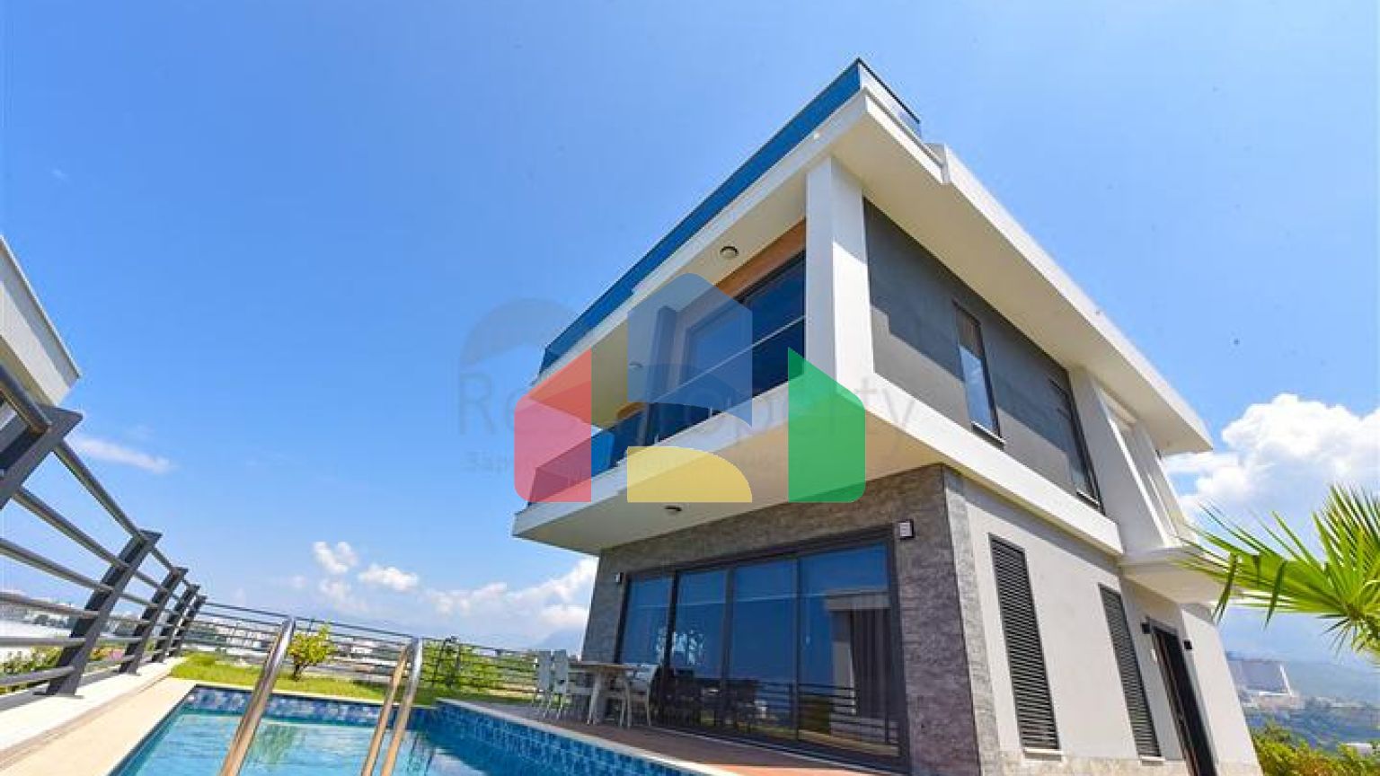 Вилла 4+1 с современным дизайном в живописном районе Каргыджак