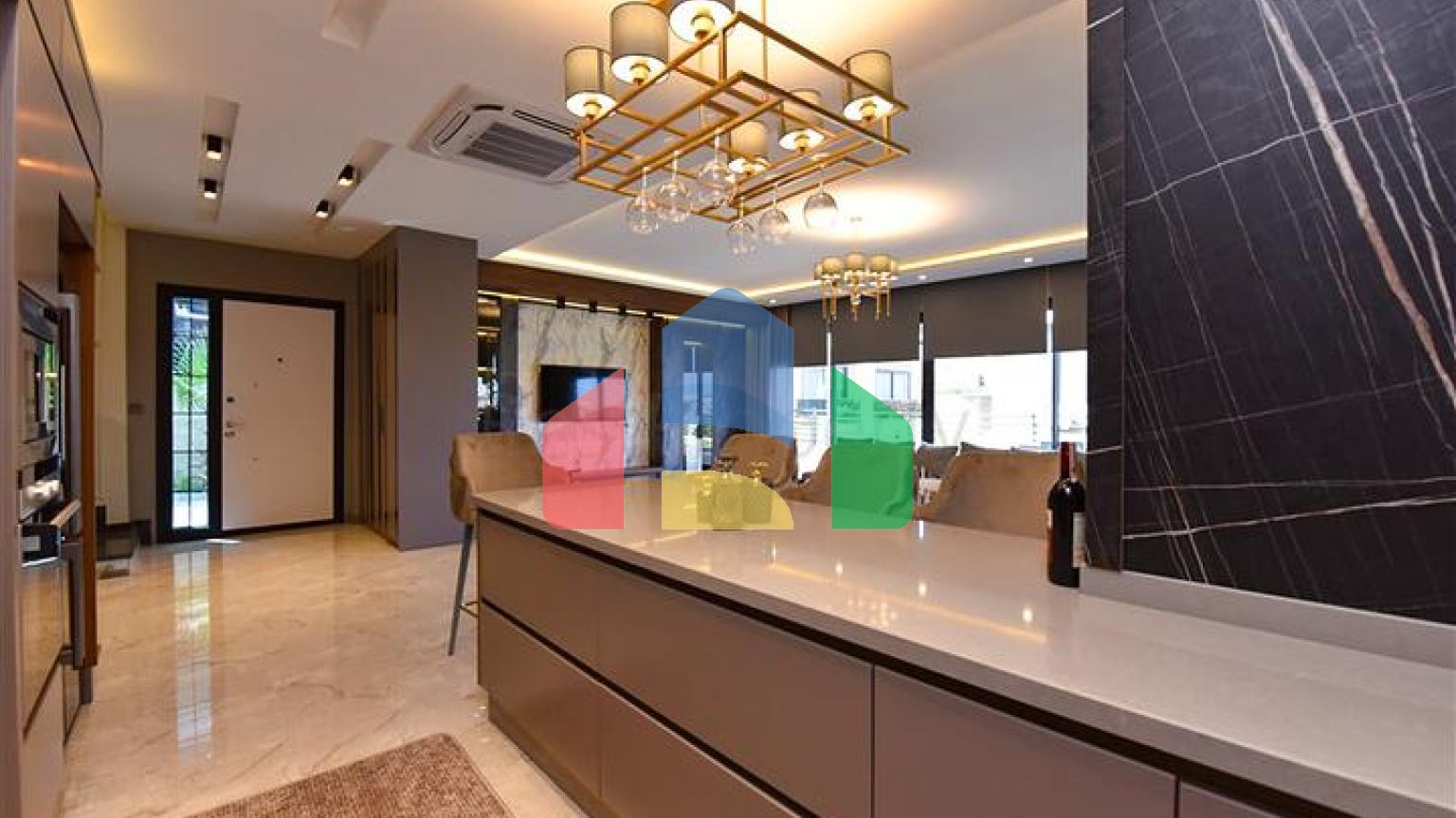 Вилла 4+1 с современным дизайном в живописном районе Каргыджак