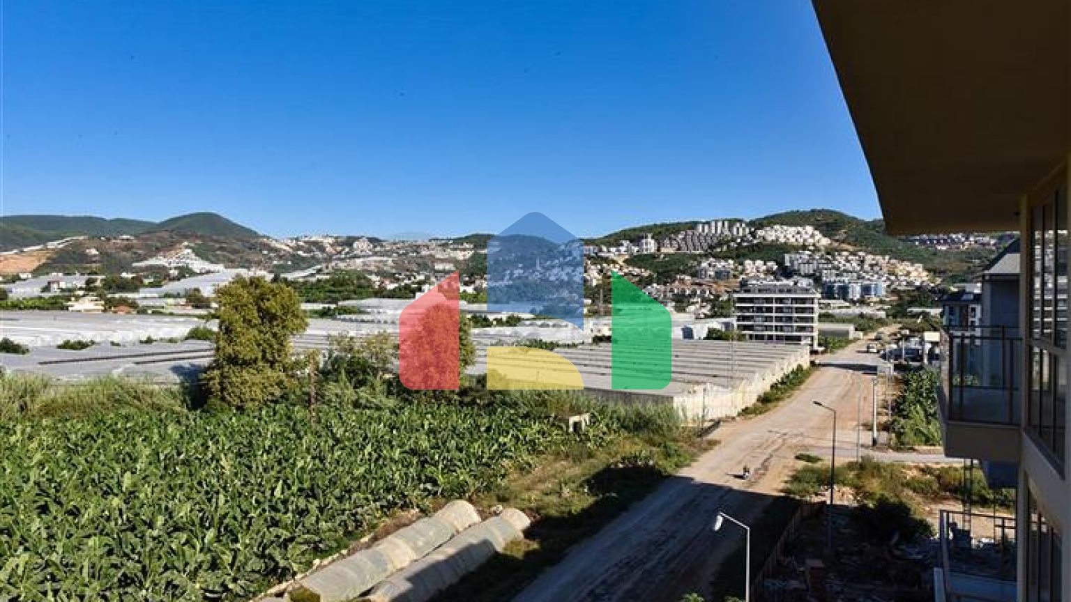 Пентхаус 3+1 с открытым видом на горы в районе Каргыджак