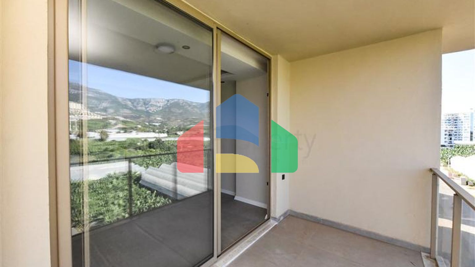 Пентхаус 3+1 с открытым видом на горы в районе Каргыджак