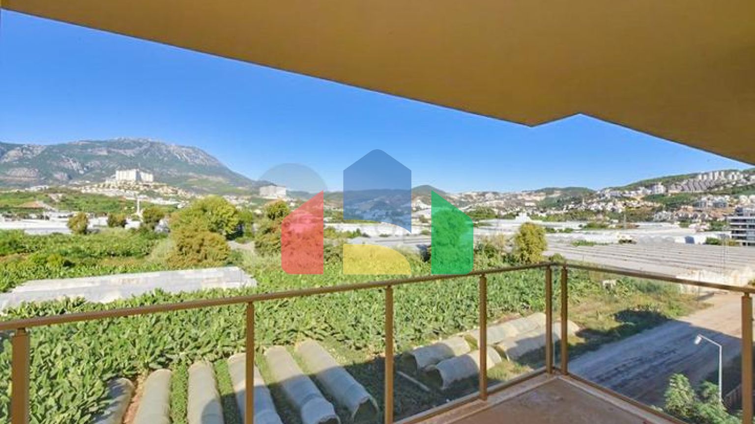 Пентхаус 3+1 с открытым видом на горы в районе Каргыджак