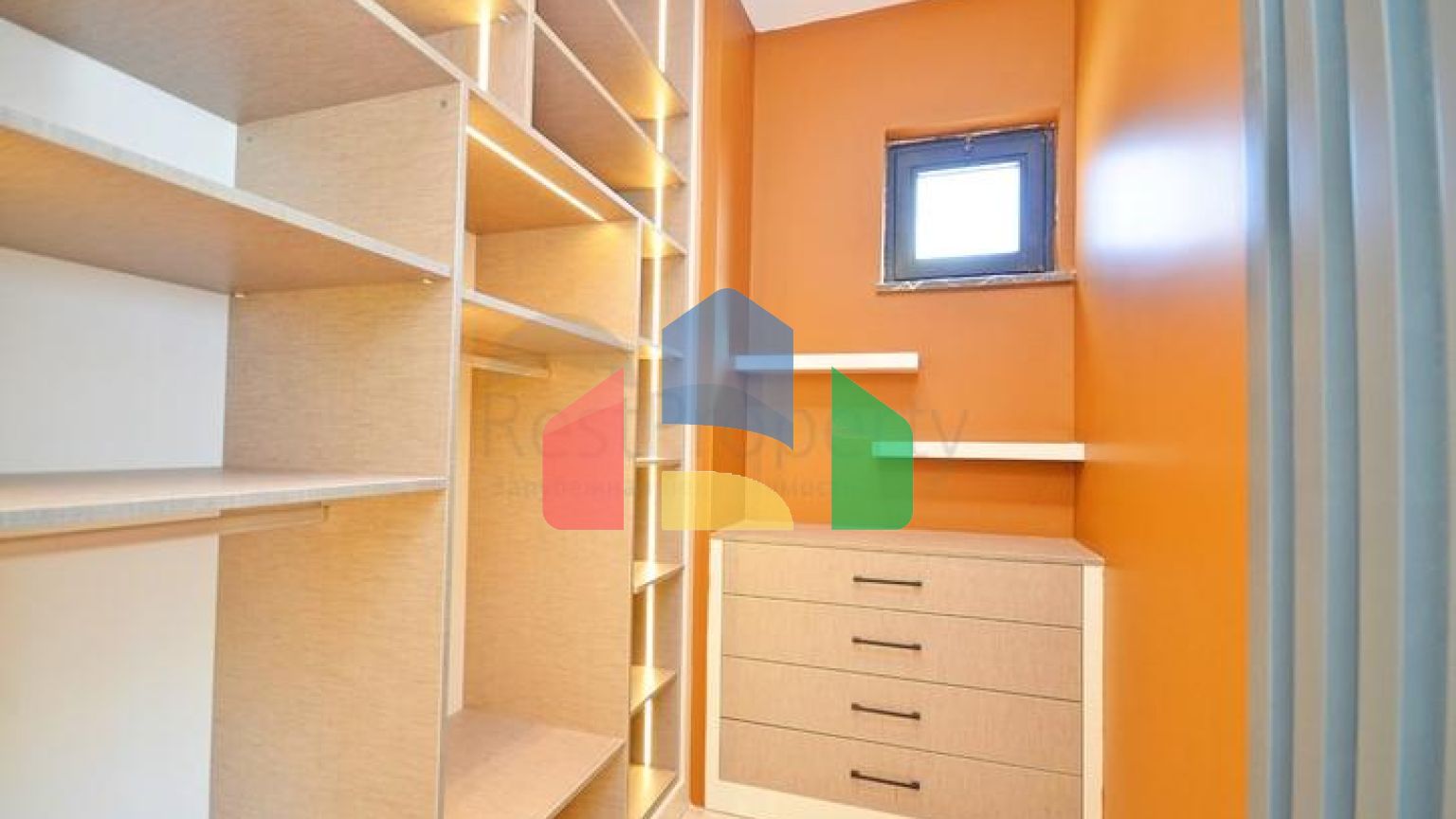 Вілла 6 + 1 з власним басейном