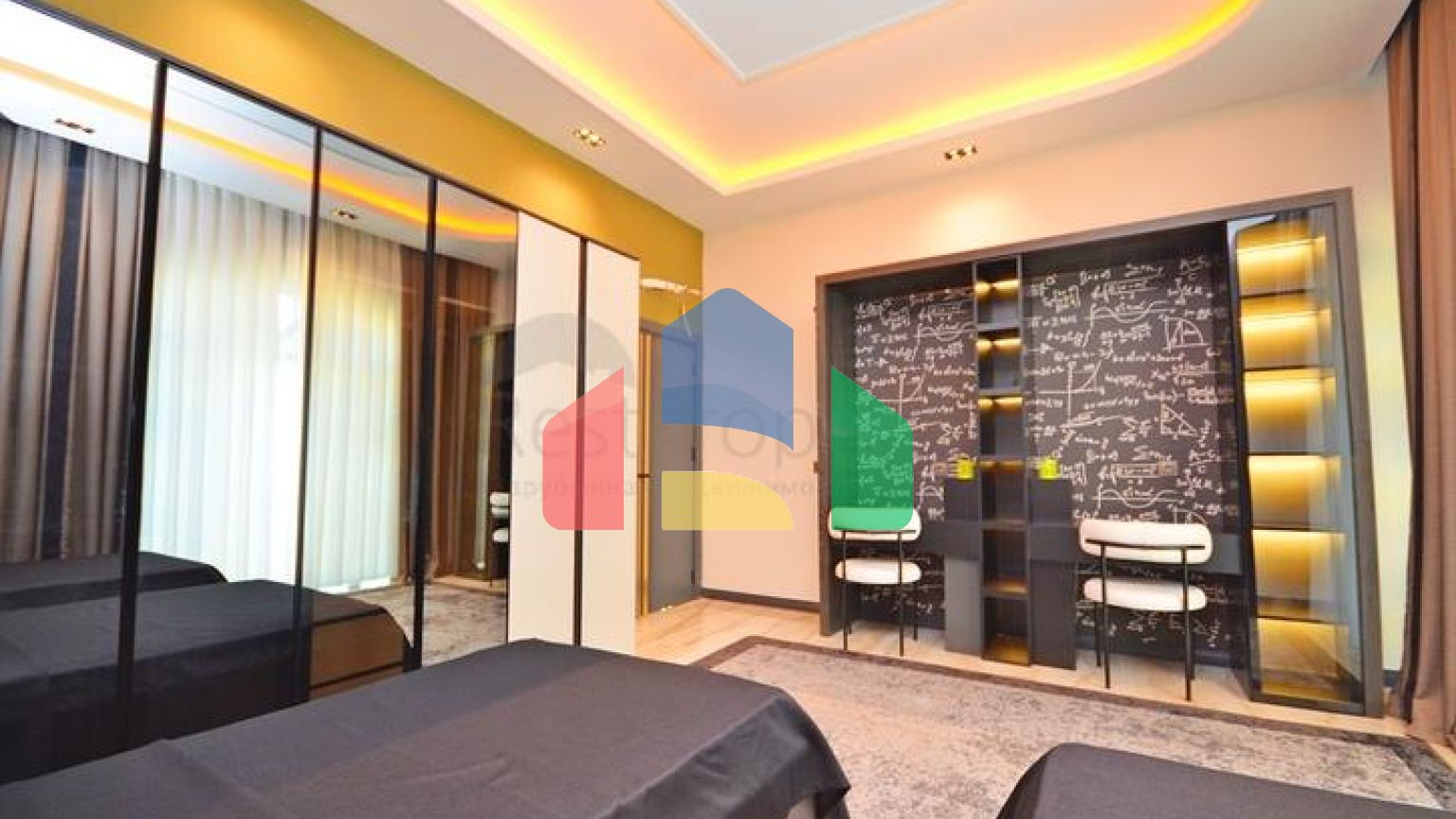 Вілла 6 + 1 з власним басейном