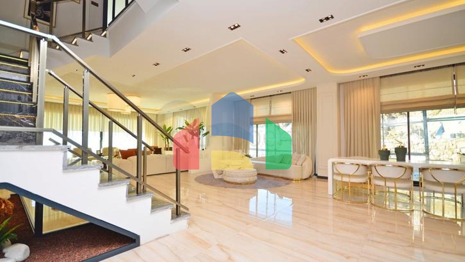 Вілла 6 + 1 з власним басейном