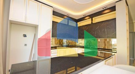 Вілла 6 + 1 з власним басейном