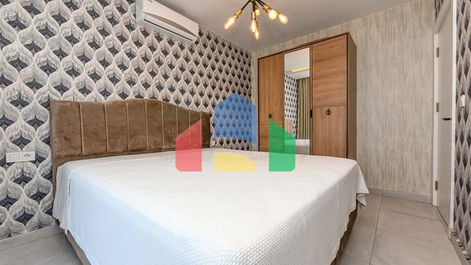 Сучасні апартаменти з панорамним видом на море