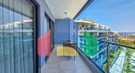 Сучасні апартаменти з панорамним видом на море