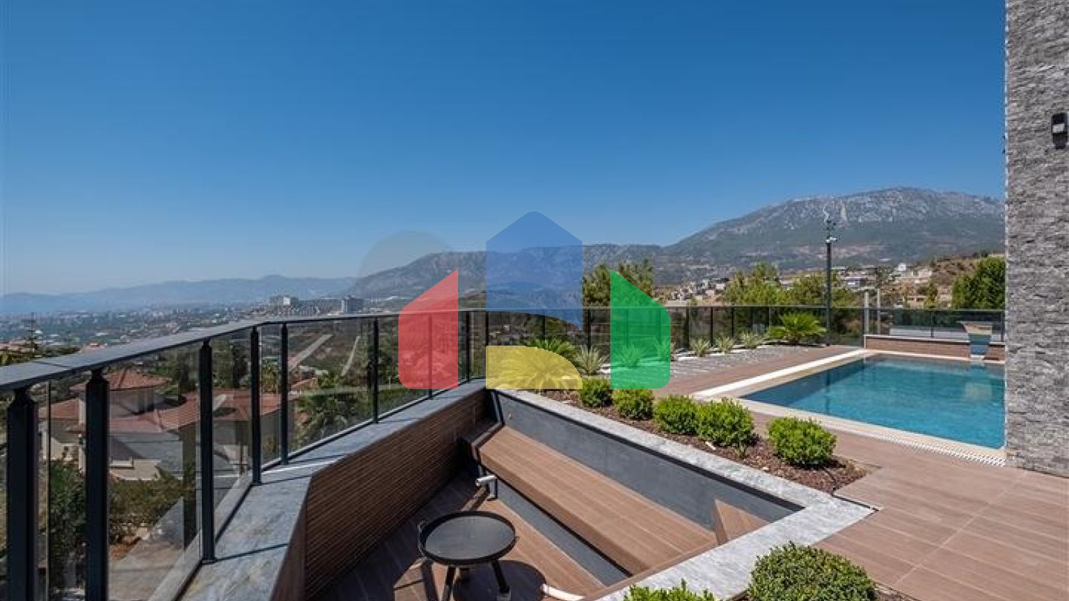 Роскошная вилла с захватывающим видом на море в Каргыджаке