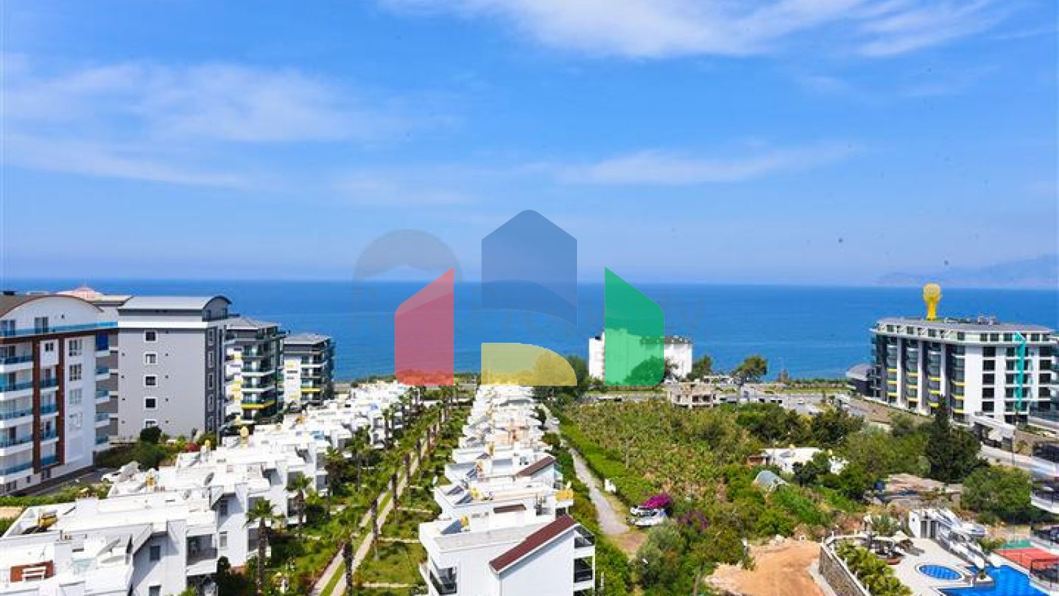 Роскошный пентхаус с видом на Средиземное море в районе Каргыджак