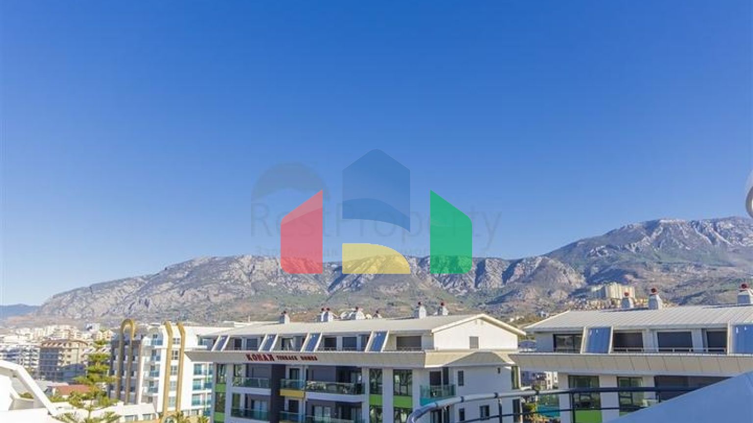 Роскошный пентхаус с видом на море в 50 метрах от моря