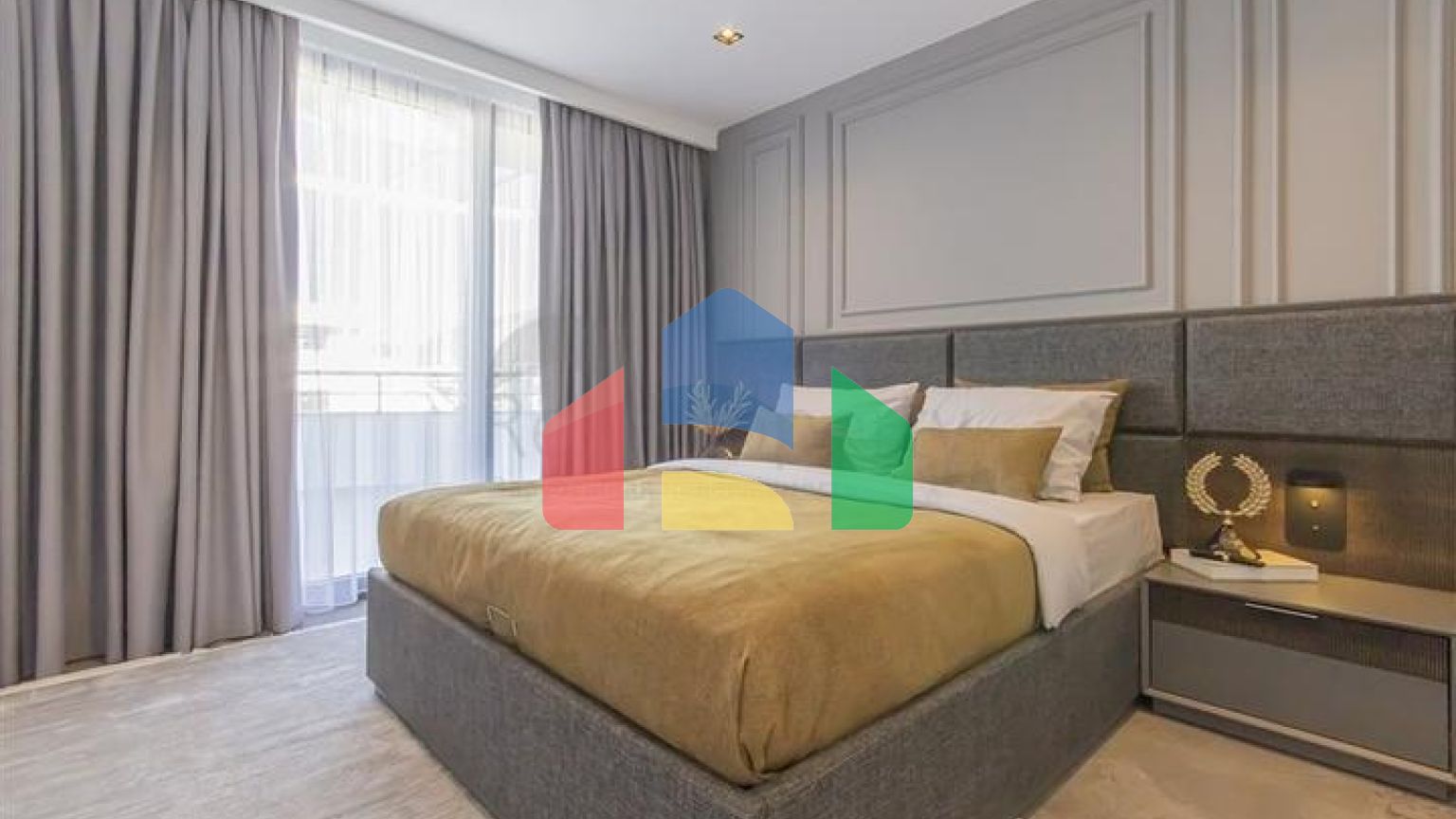 Роскошный пентхаус с видом на море в 50 метрах от моря