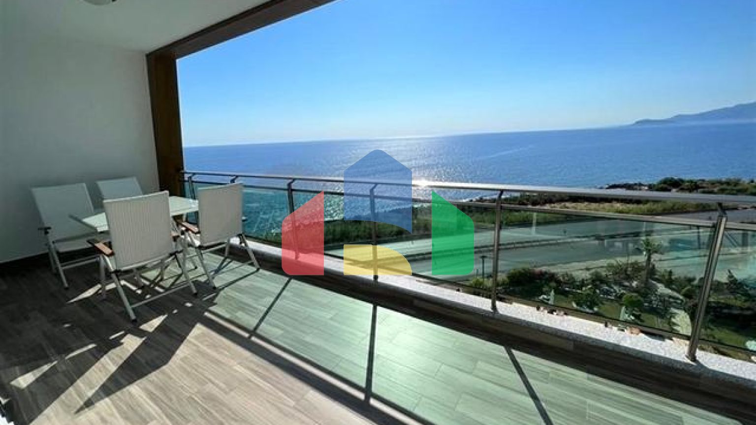 Мебльована квартира 1 + 1 з гарним видом на море в районі Каргиджак