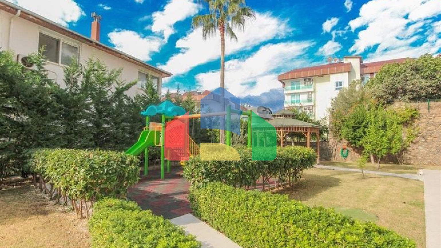 Мебльована квартира 2 + 1 з видом на море в районі Каргиджак