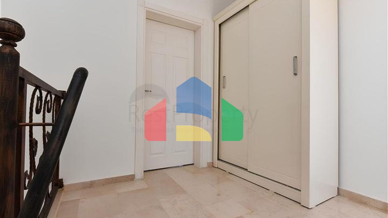 Трёхспальная вилла с элегантным ремонтом