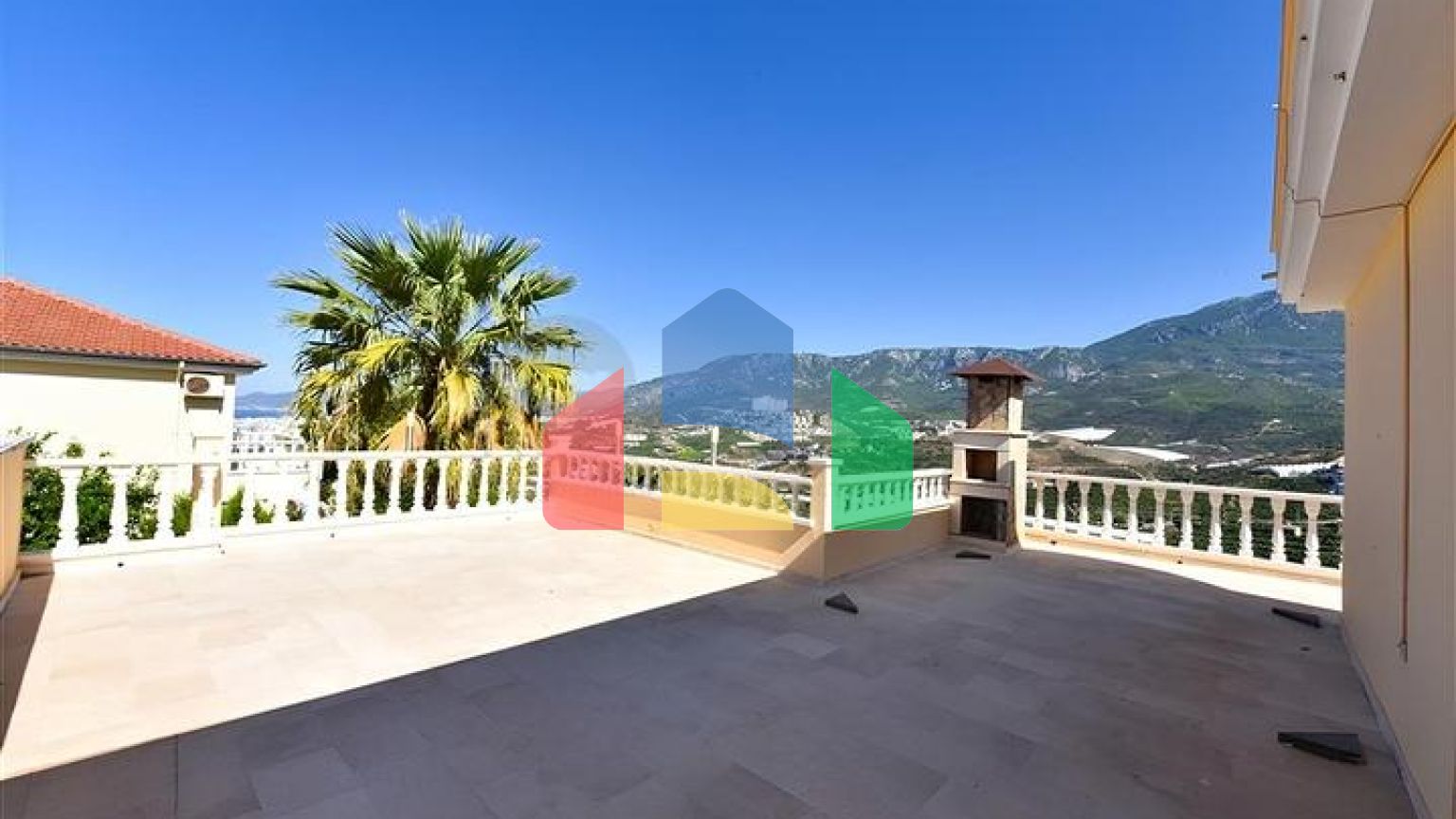 Трёхспальная вилла с элегантным ремонтом