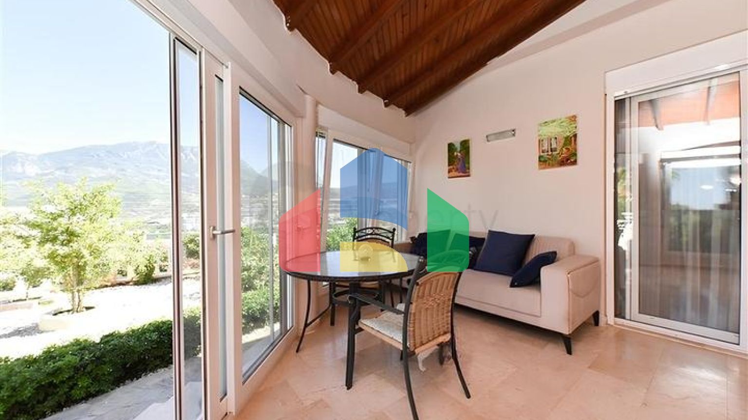 Трёхспальная вилла с элегантным ремонтом