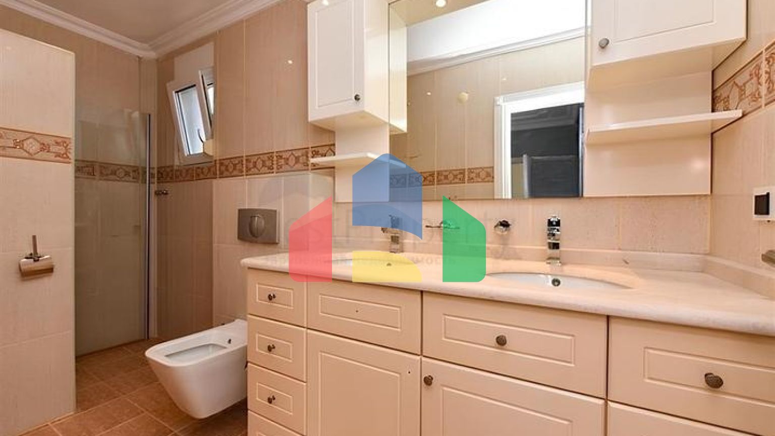 Трёхспальная вилла с элегантным ремонтом